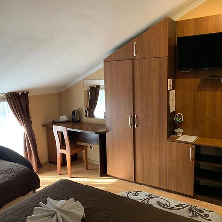 Guest House Kherson Bagian luar foto