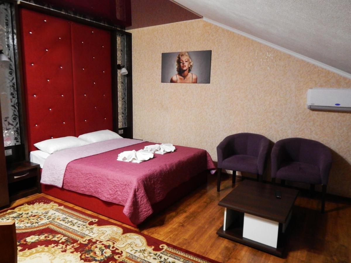 Guest House Kherson Bagian luar foto