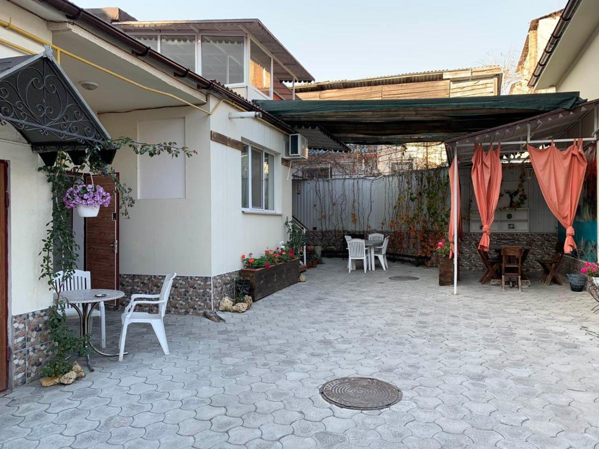 Guest House Kherson Bagian luar foto
